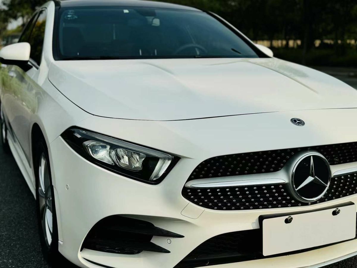 奔馳 奔馳A級  2019款  A 220 L 4MATIC 運動轎車圖片