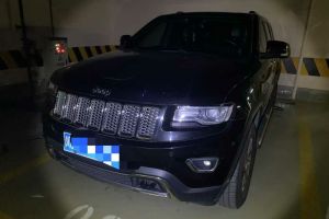 大切諾基 Jeep 3.0L 精英導(dǎo)航版