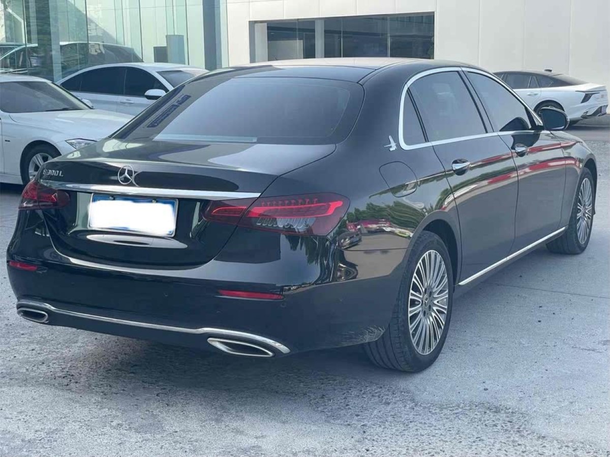 奔馳 奔馳E級(jí)  2022款 改款 E 300 L 豪華型圖片