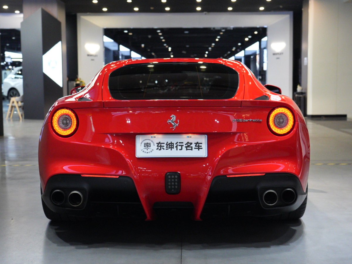 法拉利 F12berlinetta  2013款 6.3L 標(biāo)準(zhǔn)型圖片