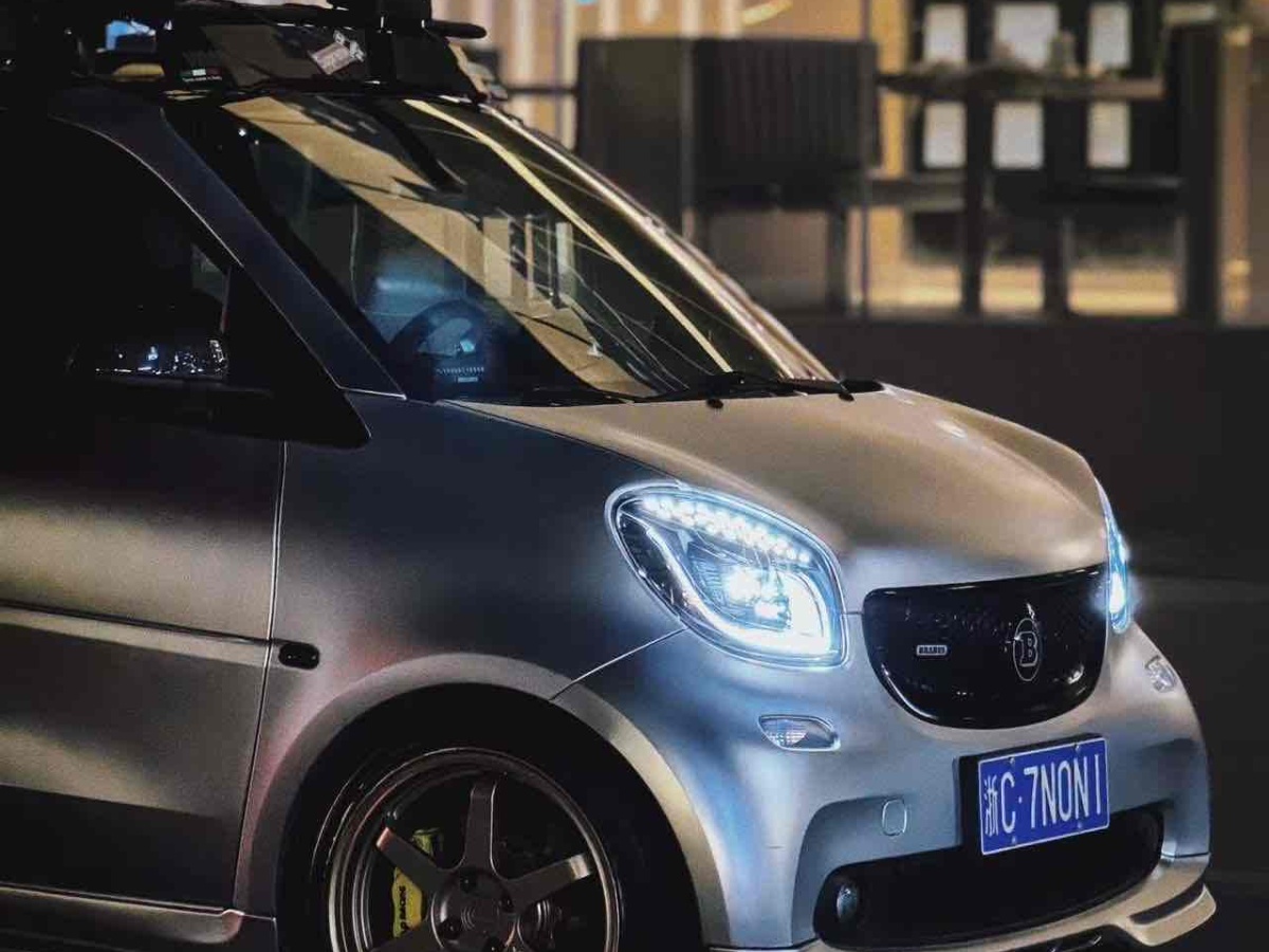 smart fortwo  2016款 0.9T 66千瓦硬顶先锋版图片