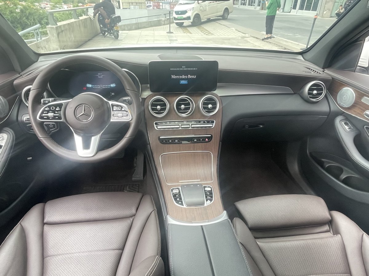 2021年1月奔馳 奔馳GLC  2021款 GLC 300 L 4MATIC 動(dòng)感型