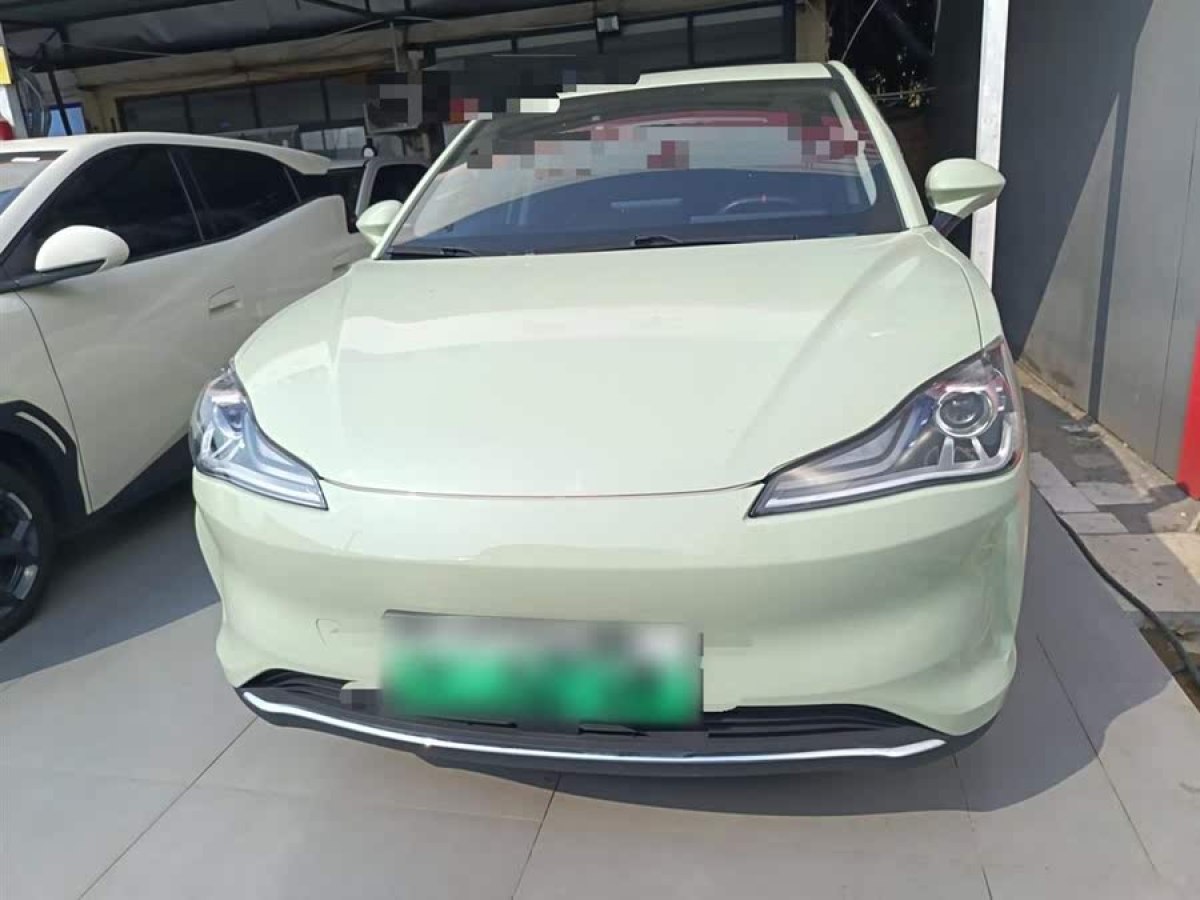 哪吒 哪吒V  2022款 潮 400 Lite 粉色定制款圖片