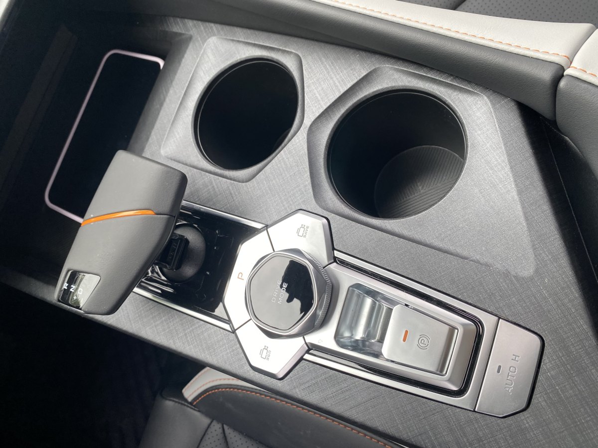 長安 長安UNI-V  2023款 1.5T 尊貴型圖片