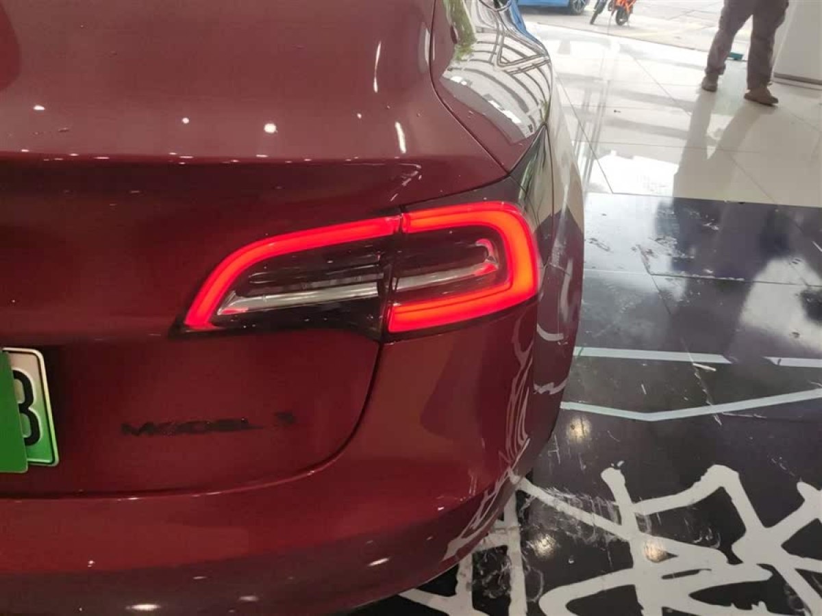 特斯拉 Model 3  2020款 改款 標(biāo)準(zhǔn)續(xù)航后驅(qū)升級(jí)版圖片