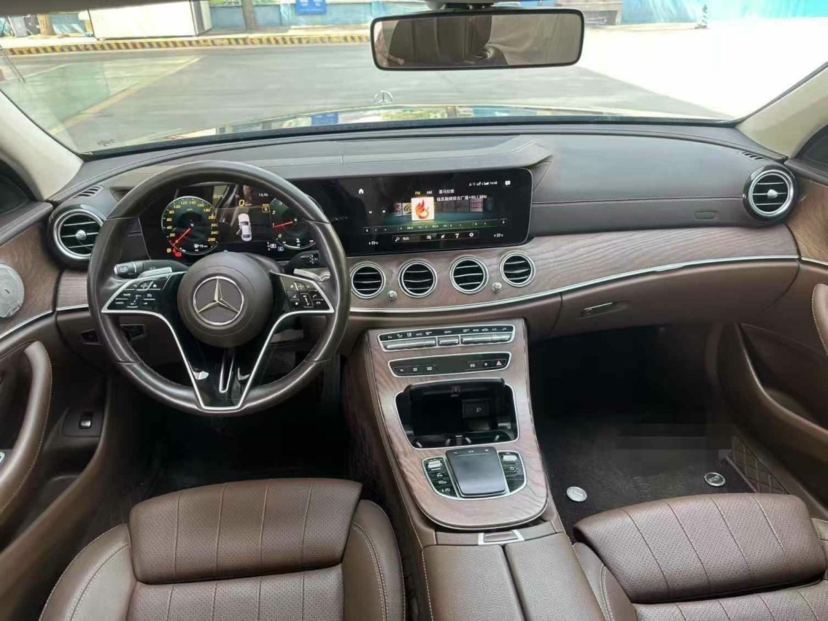 奔馳 奔馳E級(jí)  2023款 E 300 L 豪華型圖片