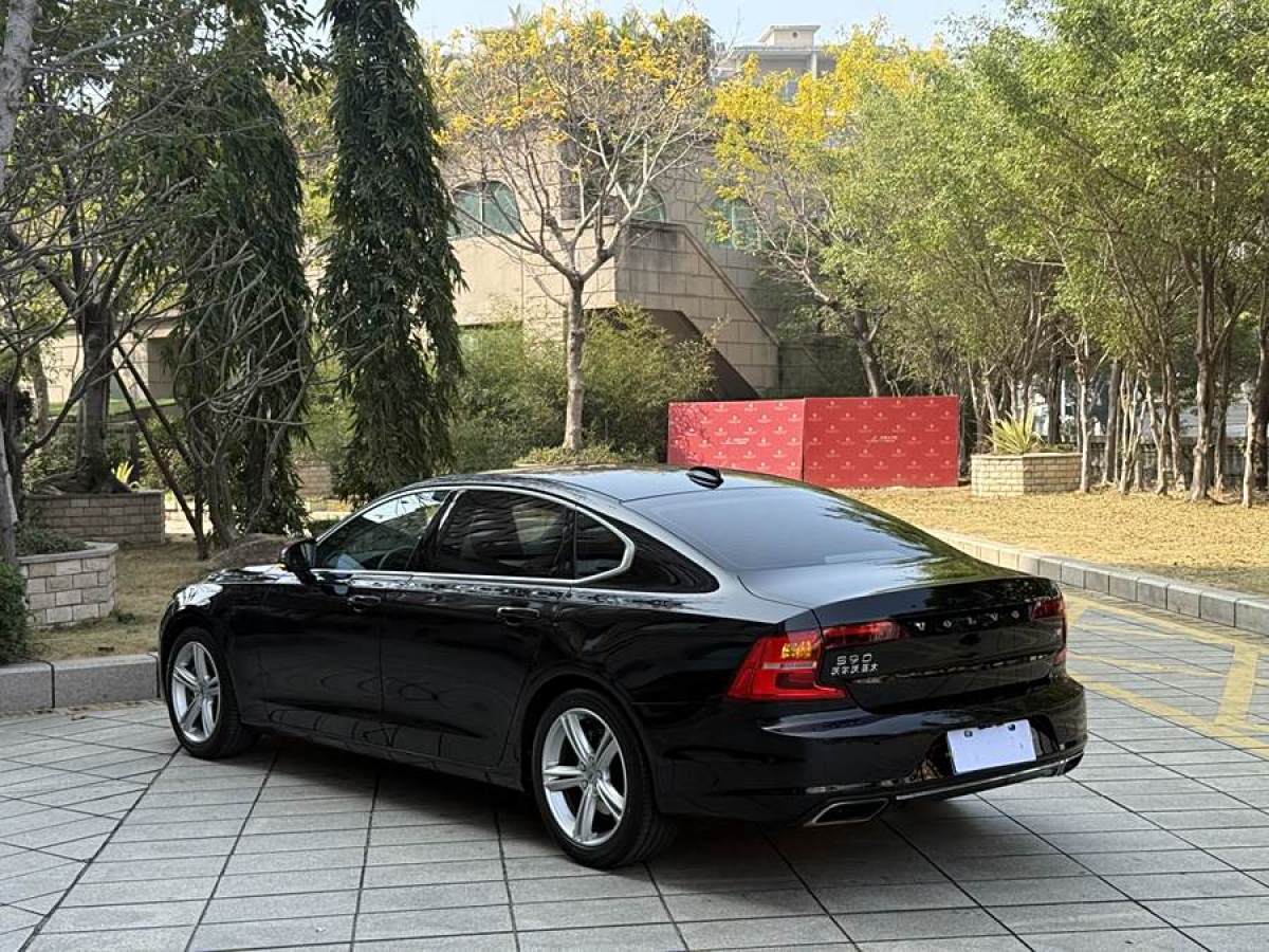 沃爾沃 S90  2018款 T4 智遠(yuǎn)版圖片