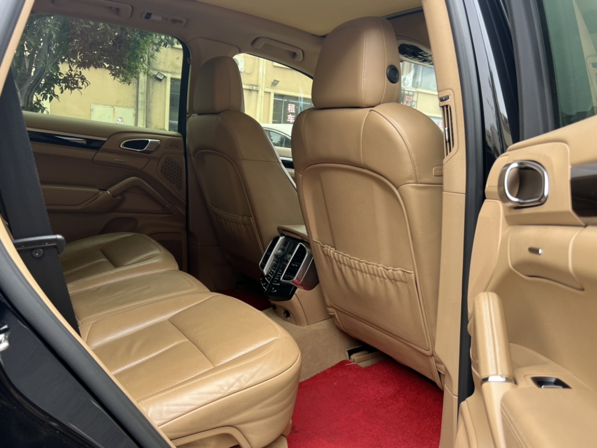 保時(shí)捷 Cayenne  2014款 Cayenne Platinum Edition 3.0T圖片