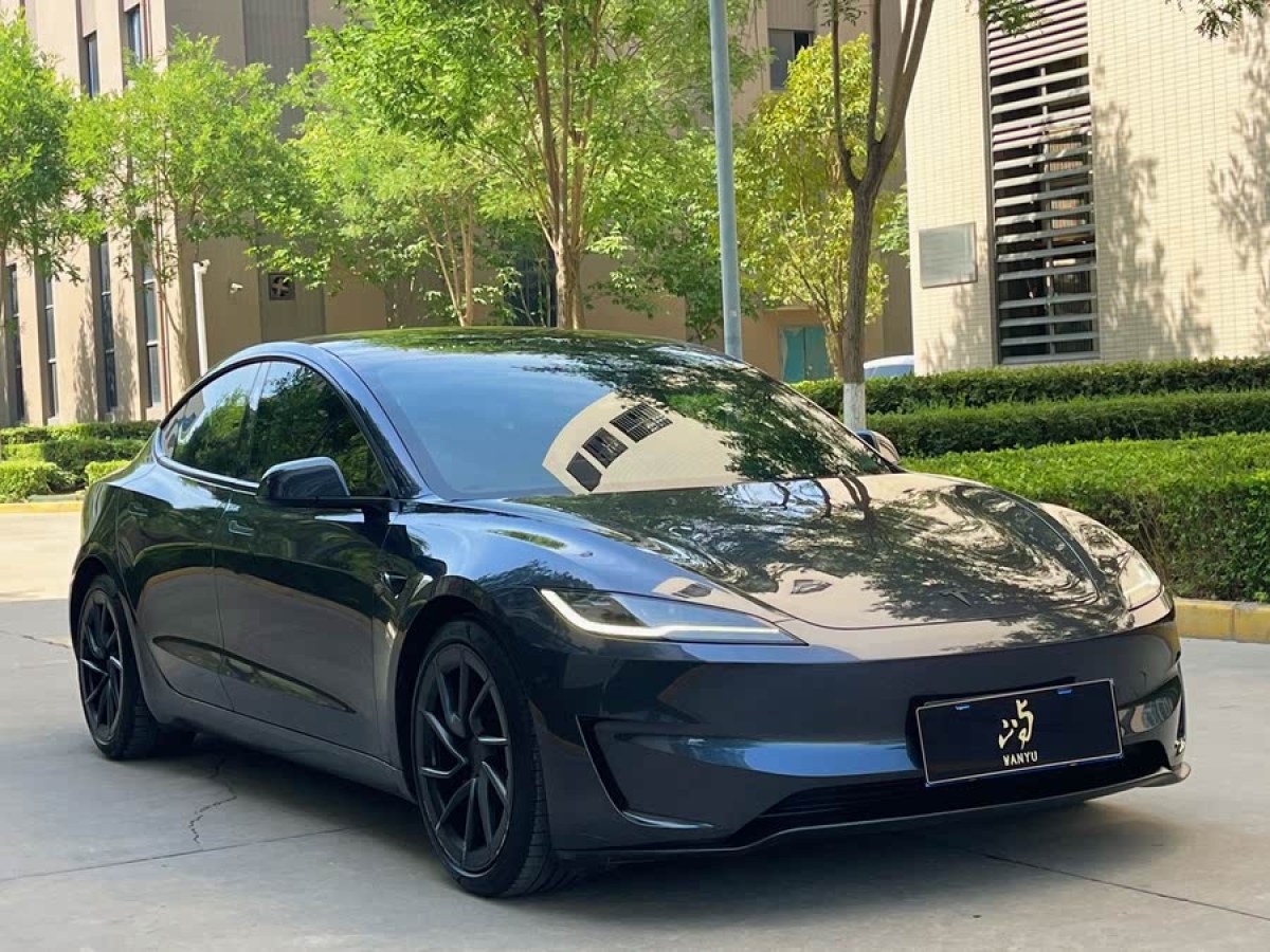 特斯拉 Model 3  2024款 高性能全輪驅(qū)動(dòng)版圖片
