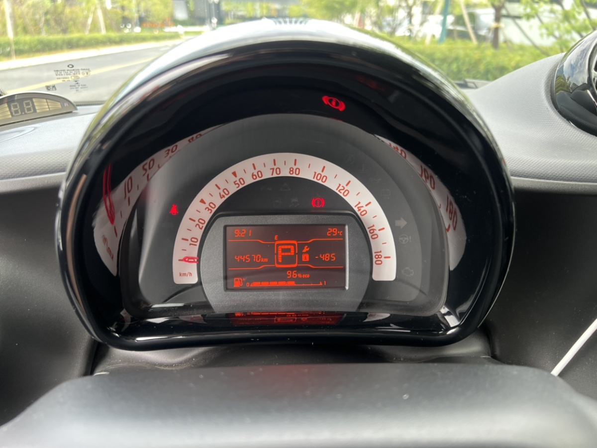 smart fortwo  2018款 1.0L 52千瓦硬頂靈動(dòng)版圖片