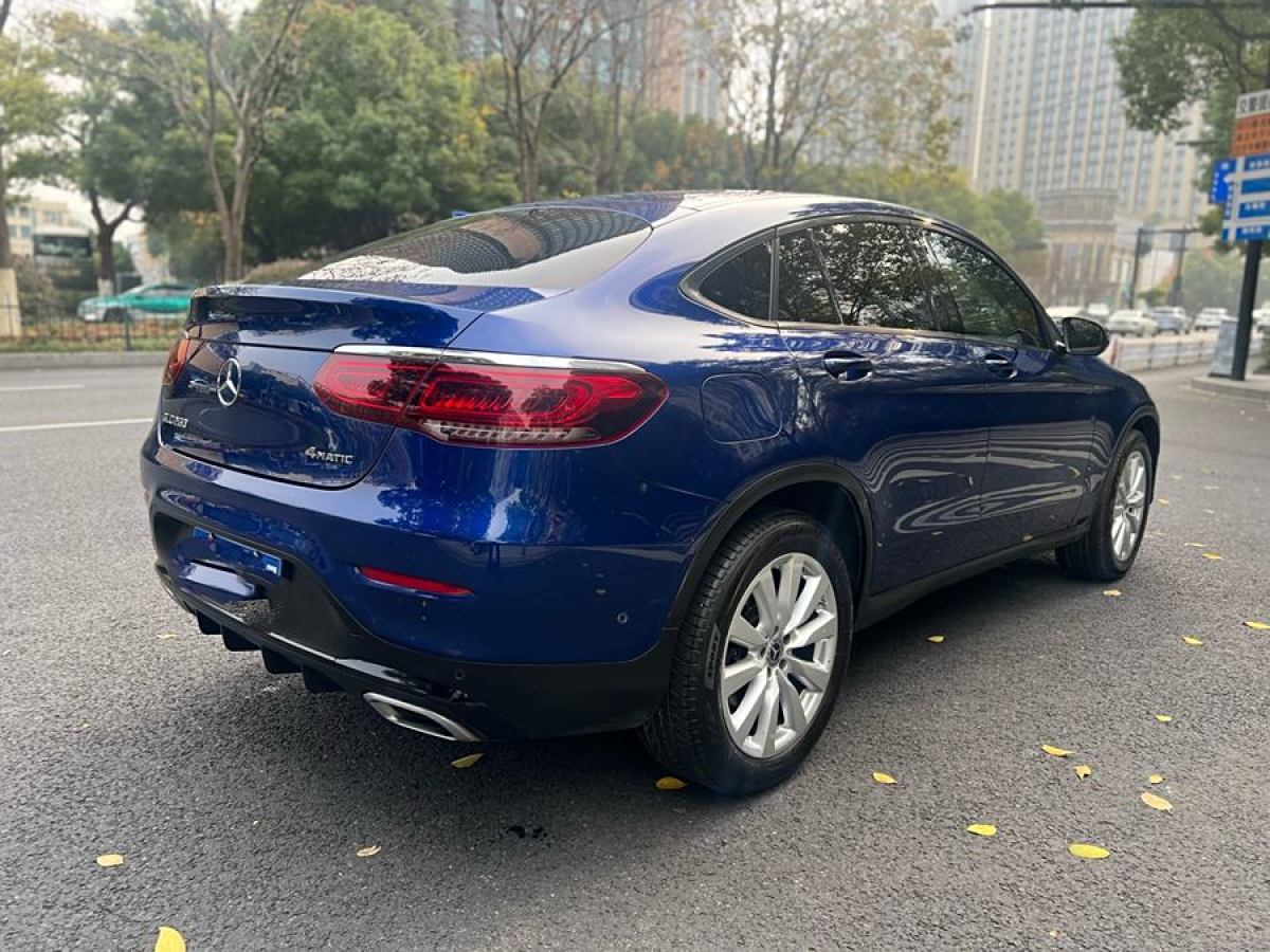 奔馳 奔馳GLC  2021款 GLC 260 4MATIC 轎跑SUV圖片