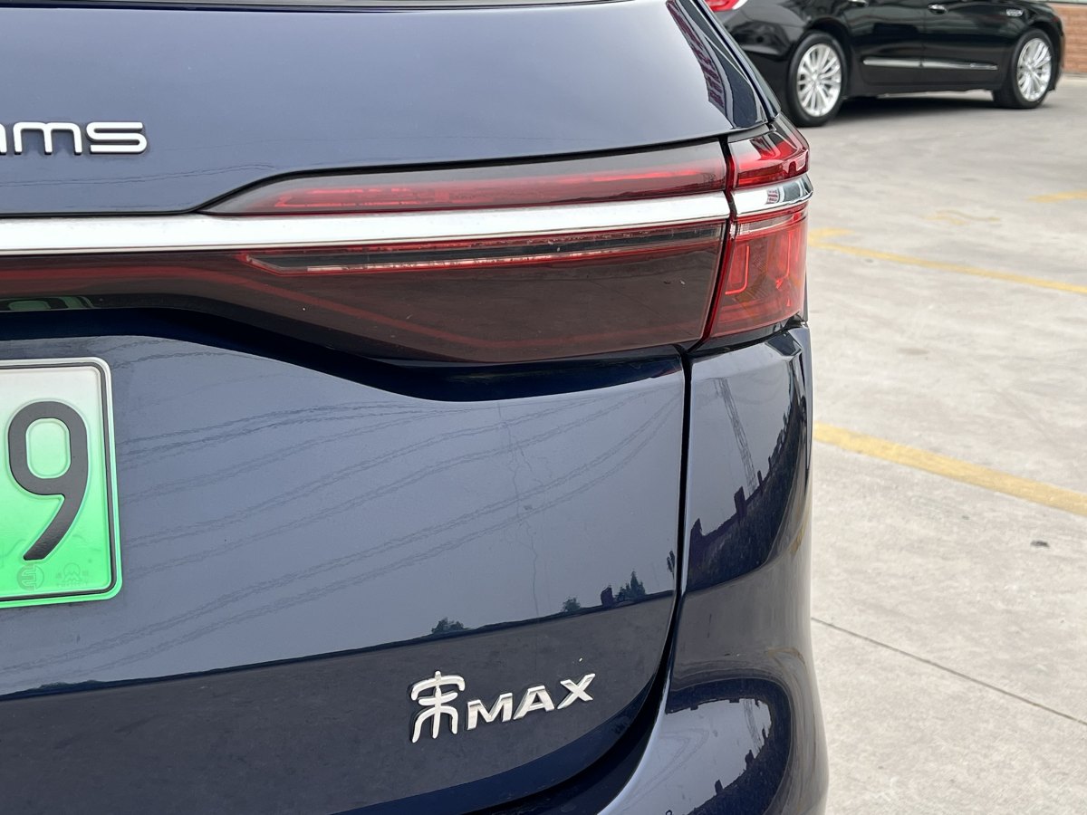 比亞迪 宋MAX新能源  2022款 DM-i 105KM 行政版圖片