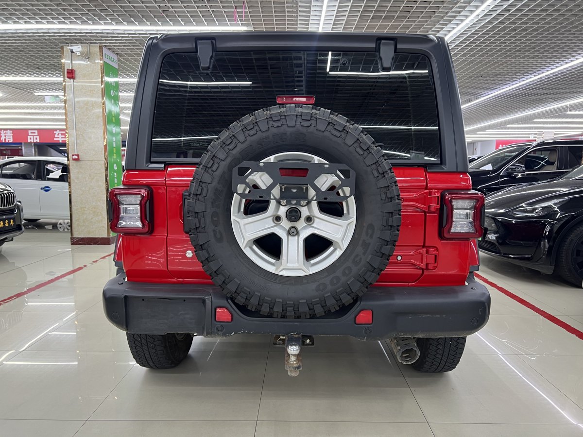 Jeep 牧馬人  2019款 2.0T Sahara 四門版 國(guó)VI圖片