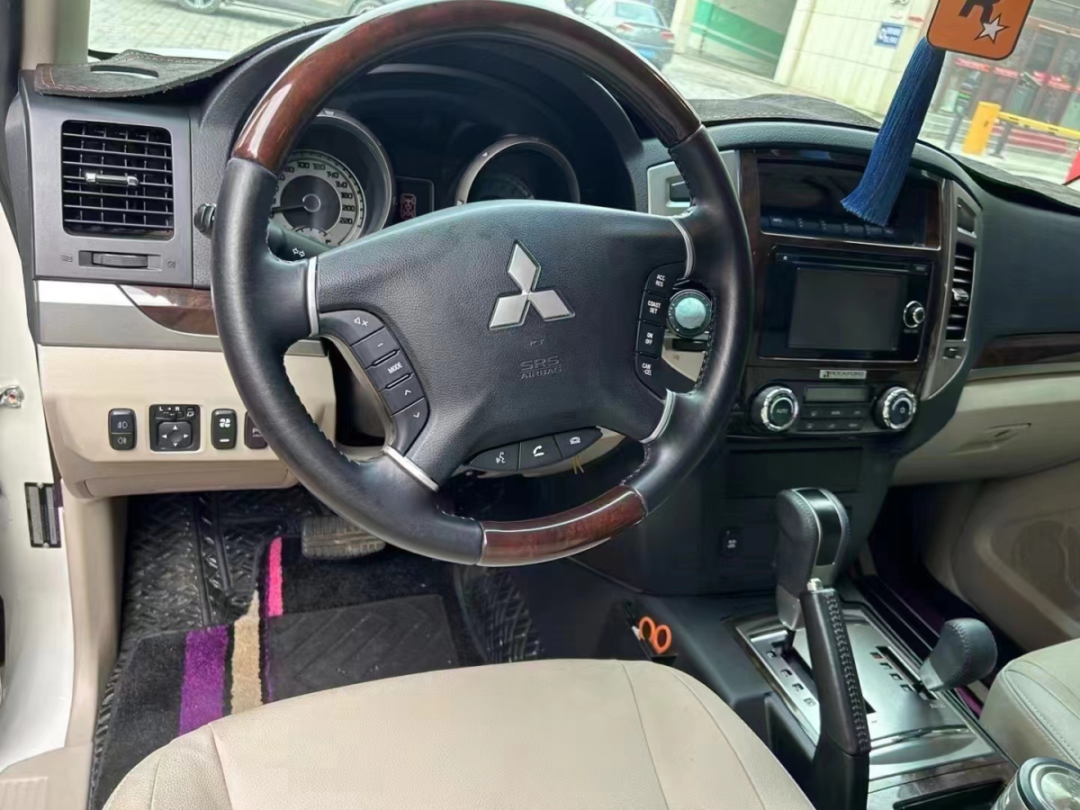 2020年3月三菱 帕杰罗 2019款 三菱(进口) 帕杰罗 SUV 3.8L 手自一体