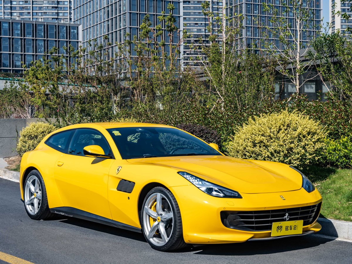 法拉利 gtc4lusso 2017款 3.9t v8圖片