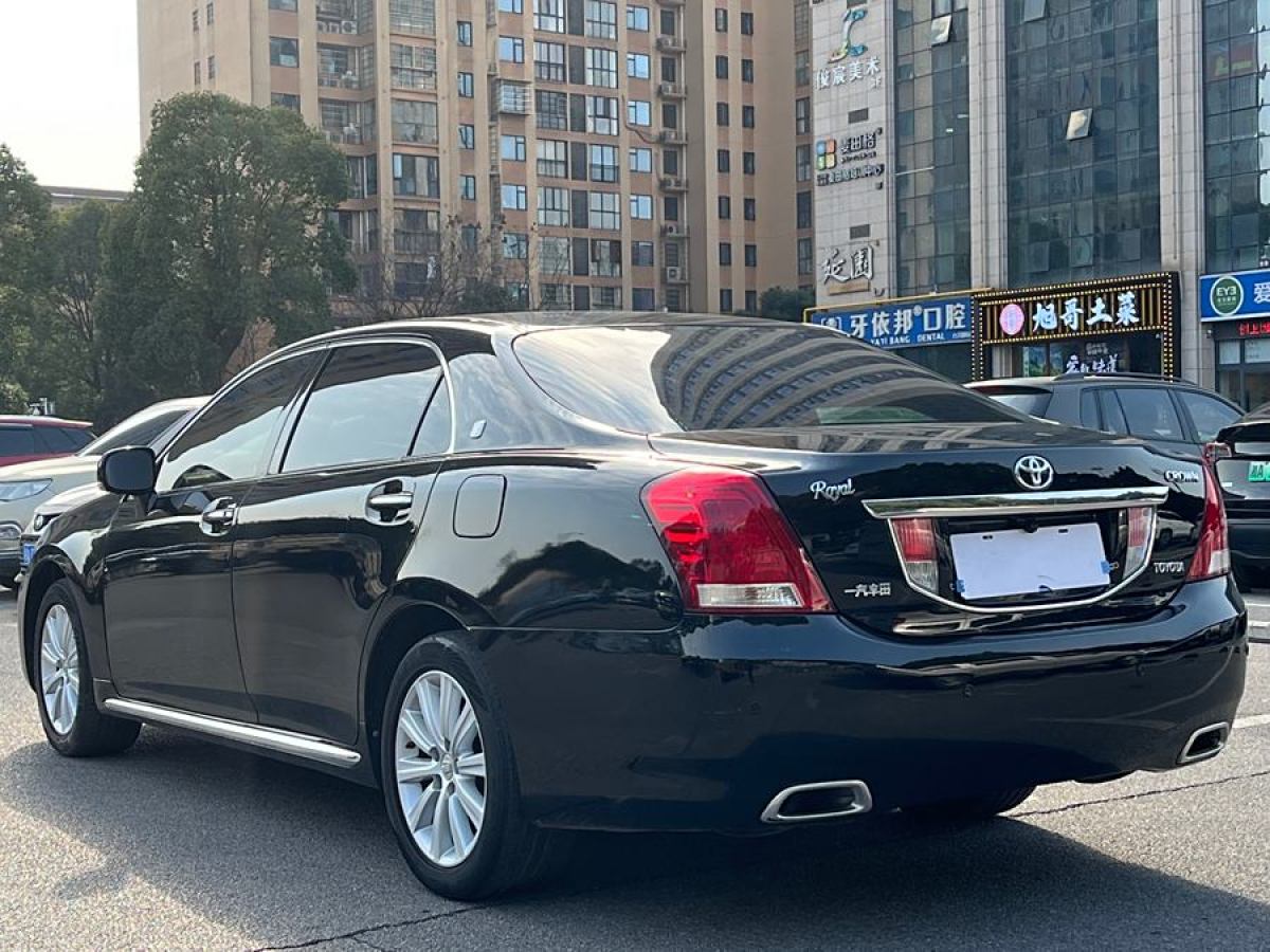 豐田 皇冠  2012款 2.5L Royal 導(dǎo)航版圖片