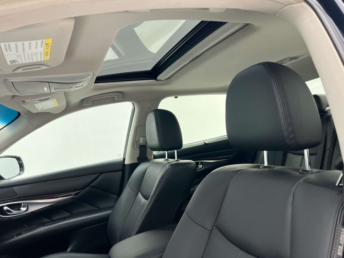 英菲尼迪 Q70  2019款 Q70L 2.0T 精英版 PLUS圖片