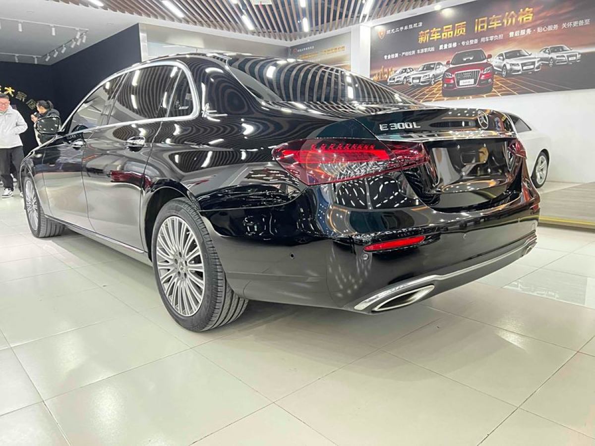 奔馳 奔馳E級(jí)  2022款 改款 E 300 L 豪華型圖片