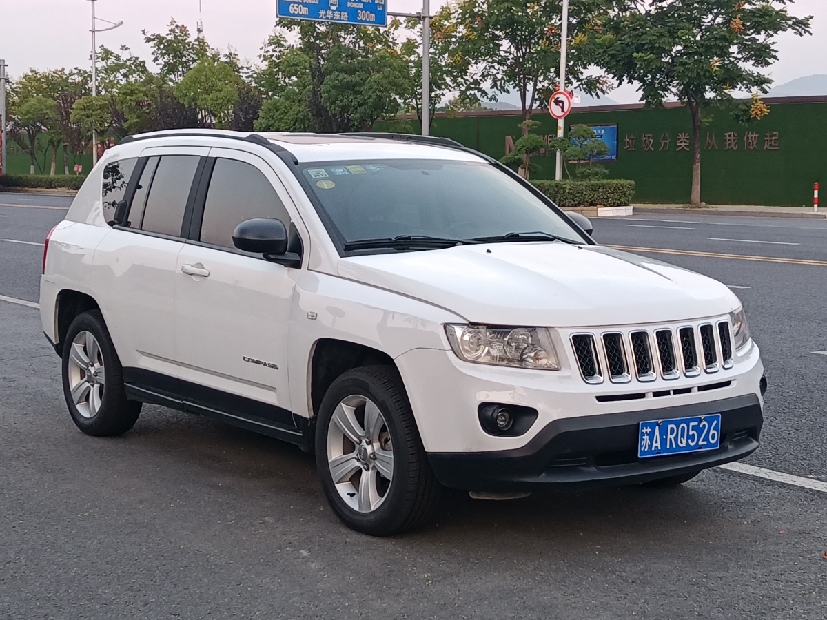 Jeep 指南者  2013款 2.4L 四驅(qū)運動版圖片