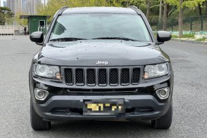 指南者 Jeep 改款 2.0L 兩驅(qū)進(jìn)取版