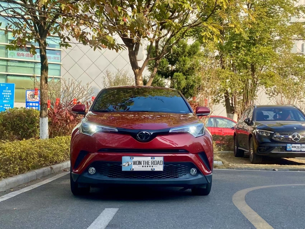 豐田 C-HR  2018款 2.0L 領(lǐng)先版 國(guó)V圖片