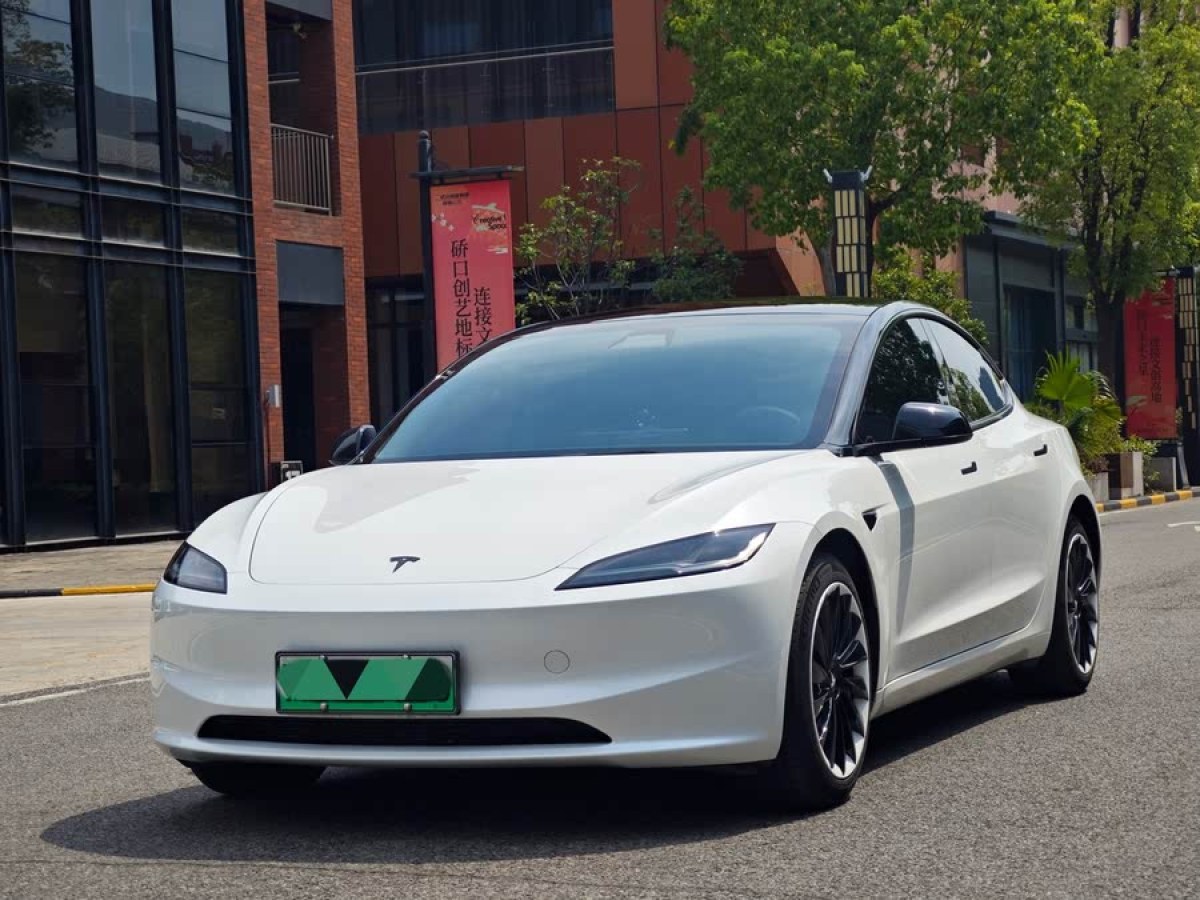 特斯拉 Model 3  2023款 煥新版 后輪驅(qū)動(dòng)圖片