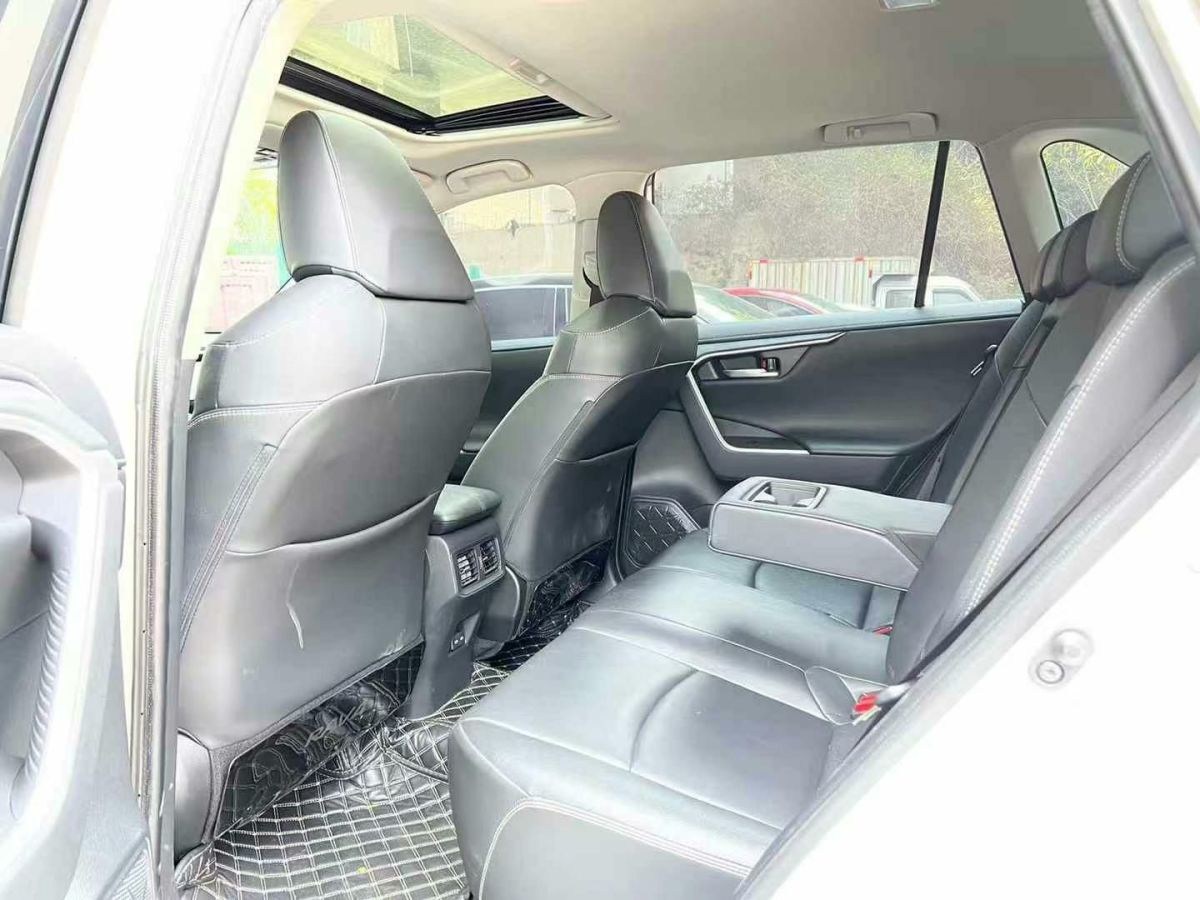 豐田 RAV4榮放  2022款 2.0L CVT兩驅(qū)風(fēng)尚版圖片