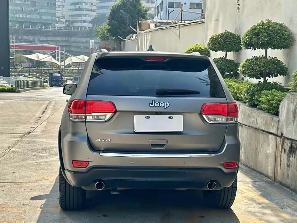 Jeep 大切諾基  2014款 3.0L 舒享導(dǎo)航版圖片