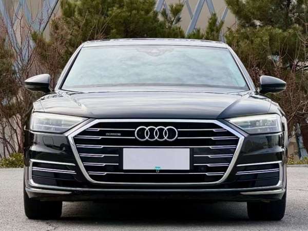 奥迪 奥迪A8  2022款 A8L 50 TFSI quattro 舒适型典藏版