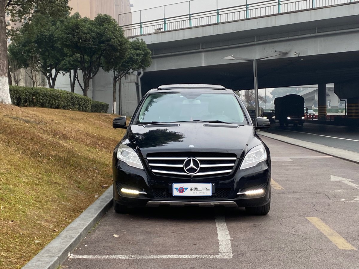 奔馳 奔馳R級  2014款 R 320 4MATIC 商務(wù)型圖片