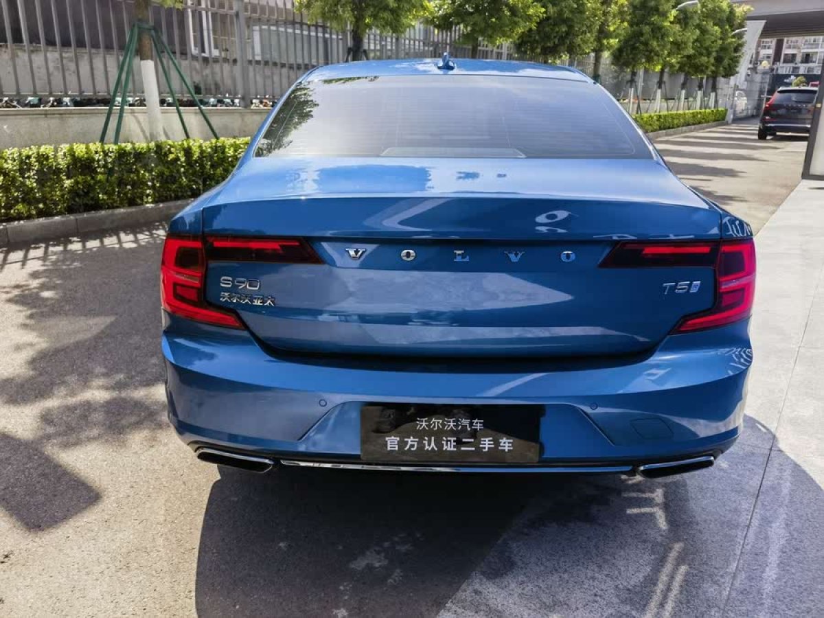 沃爾沃 S90  2020款 改款 T5 智逸運(yùn)動(dòng)版圖片