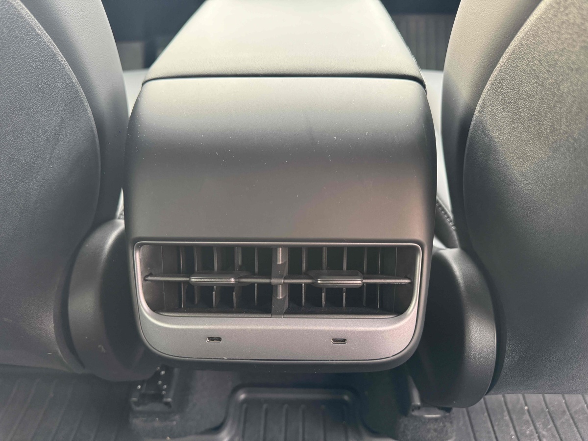 特斯拉 Model Y  2022款 改款 后輪驅(qū)動(dòng)版圖片