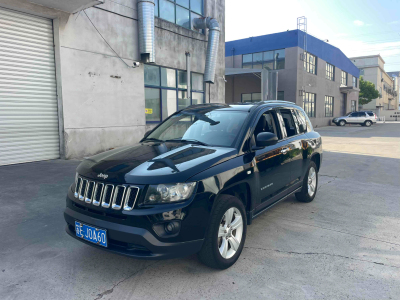 2013年10月 Jeep 指南者(進(jìn)口) 2.0L 兩驅(qū)運動版圖片