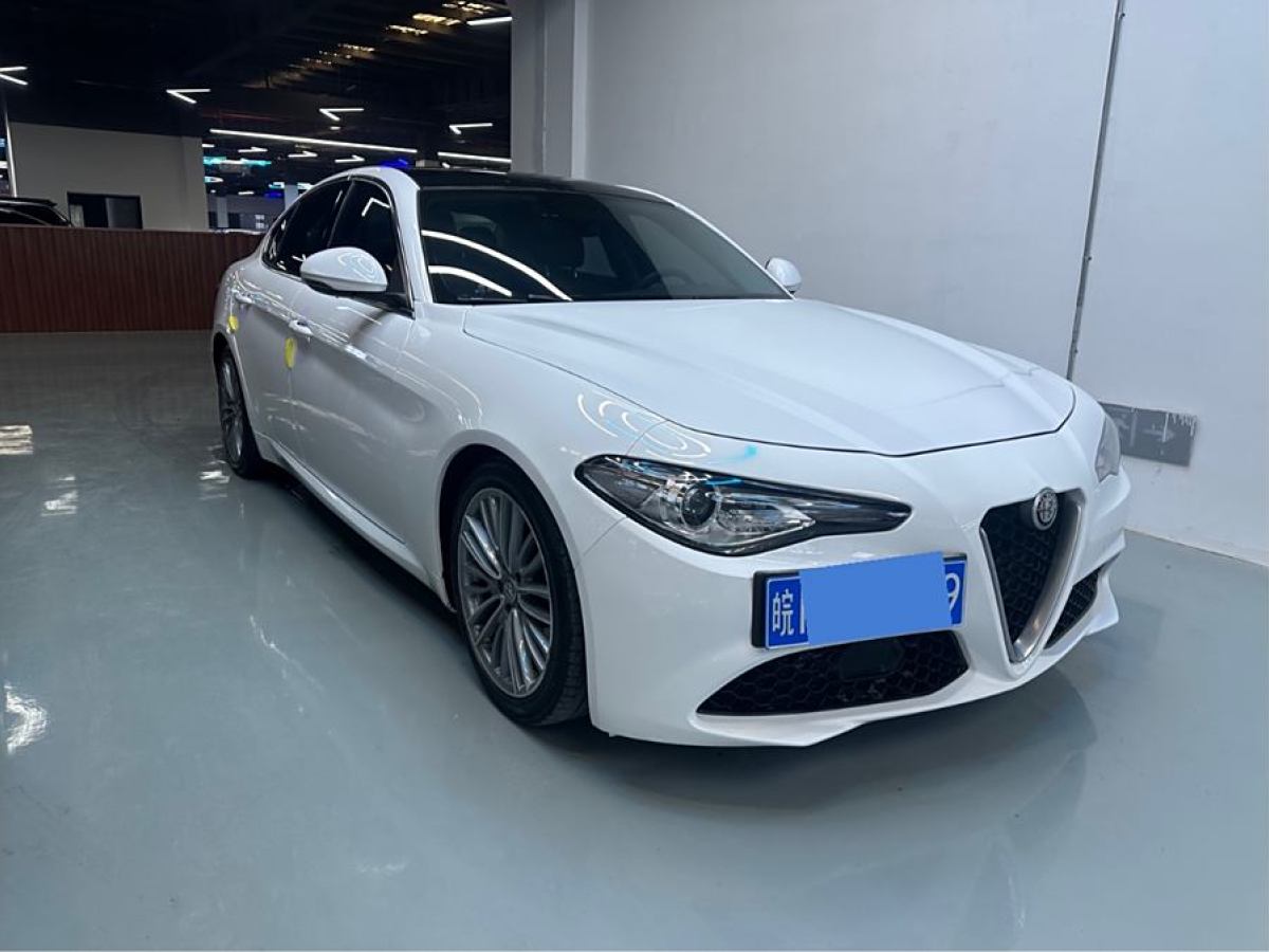 阿爾法·羅密歐 Giulia  2017款 2.0T 280HP 豪華版圖片