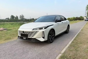 逸動(dòng) 長(zhǎng)安 1.5T GDI自動(dòng) 尊貴型