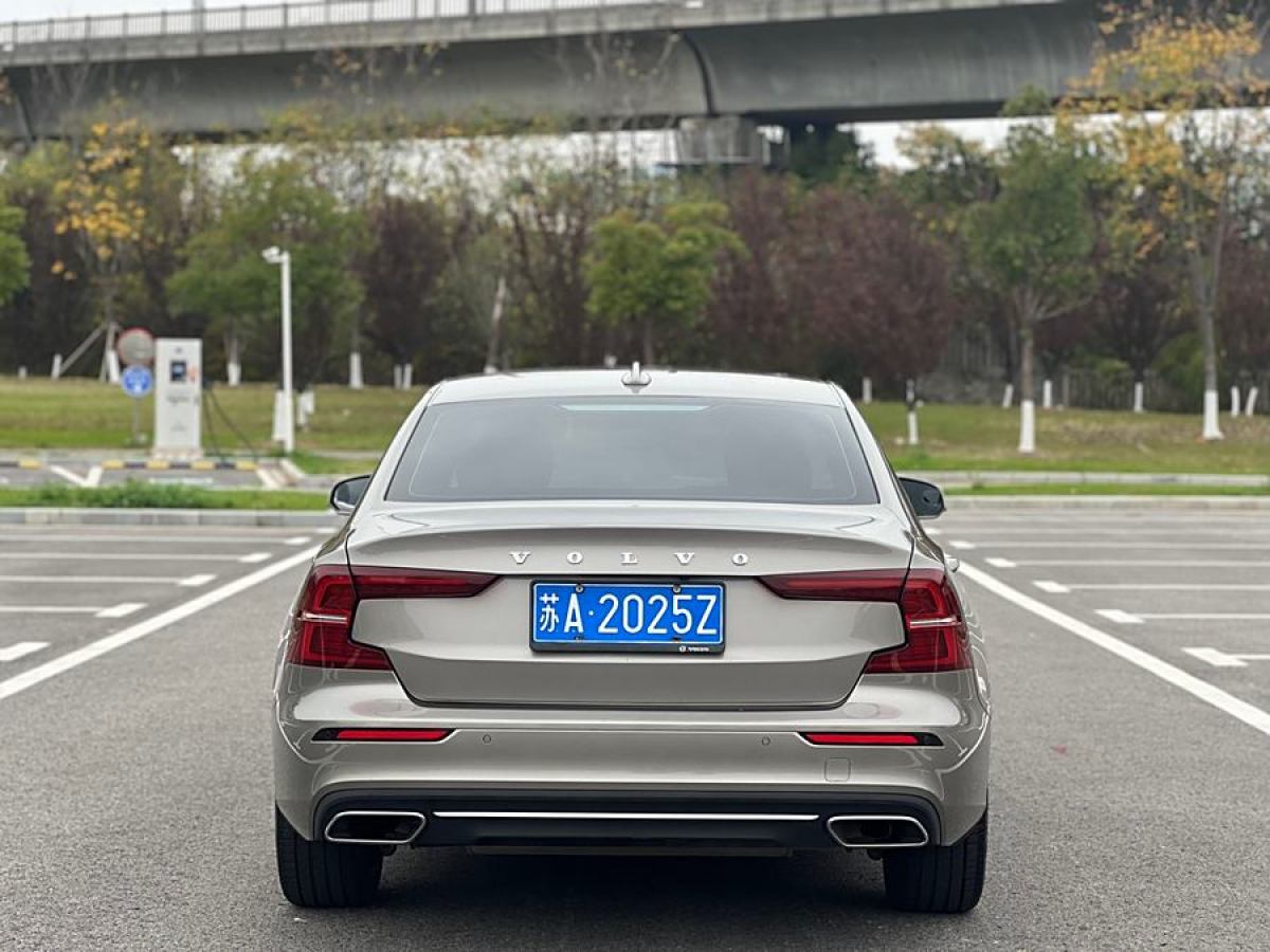 沃爾沃 S60L  2021款 T4 智遠(yuǎn)豪華版圖片