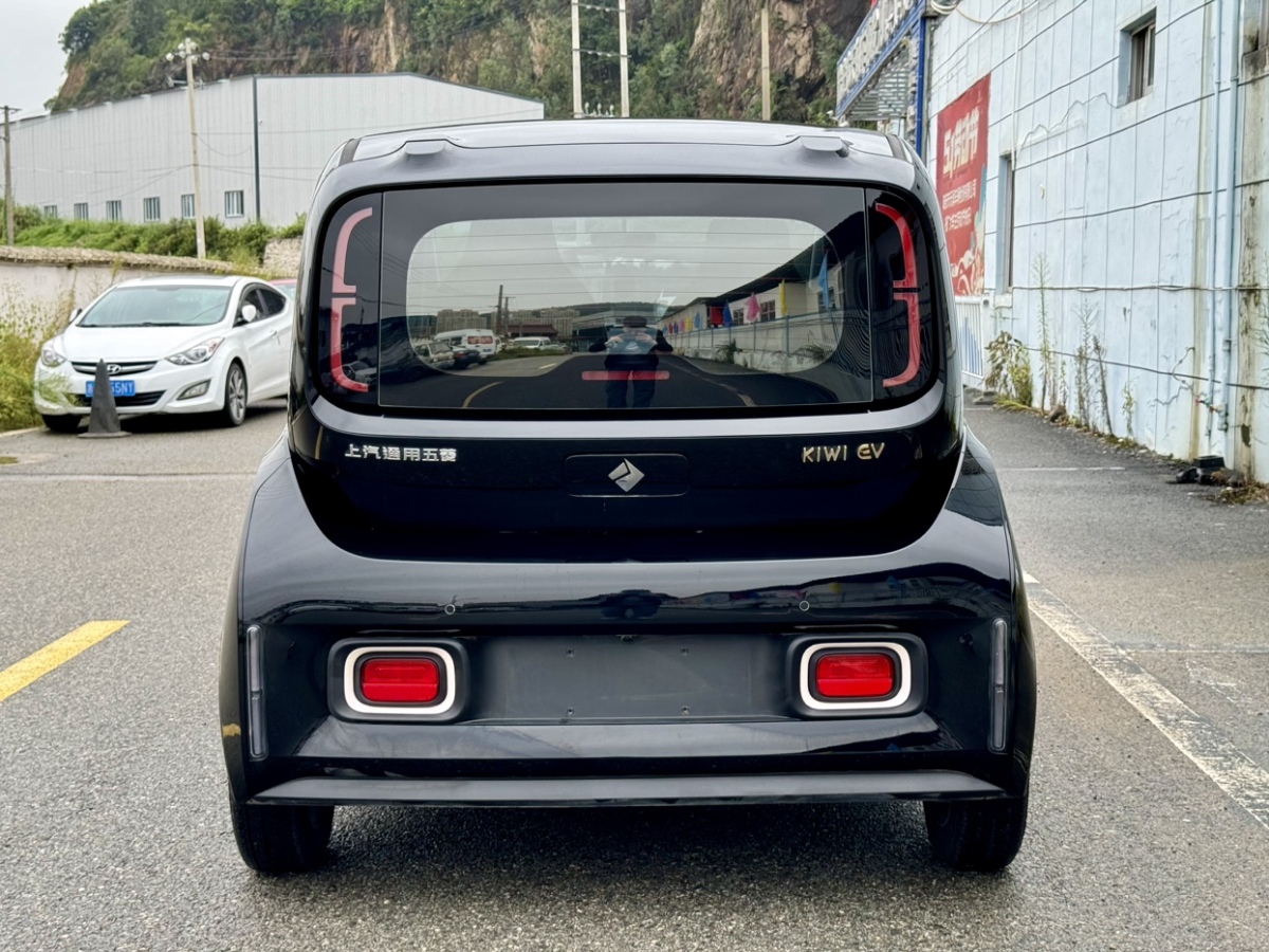 2022年3月寶駿 寶駿KiWi EV  2022款 藝術家輕享版 三元鋰