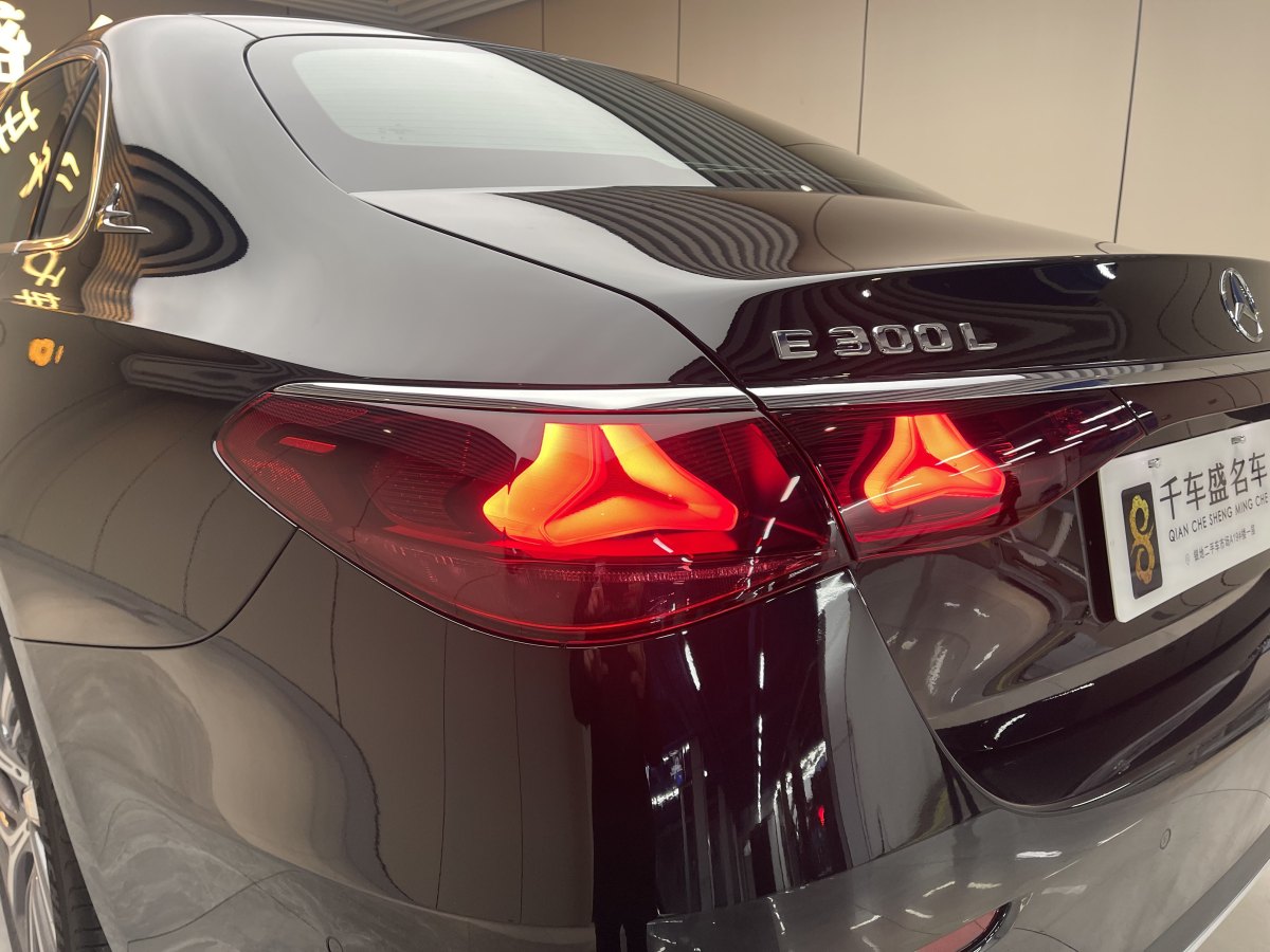 奔馳 奔馳E級(jí)  2025款 改款 E 300 L 時(shí)尚型圖片