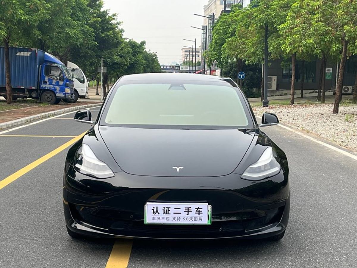 特斯拉 Model Y  2020款 改款 標(biāo)準(zhǔn)續(xù)航后驅(qū)升級版圖片