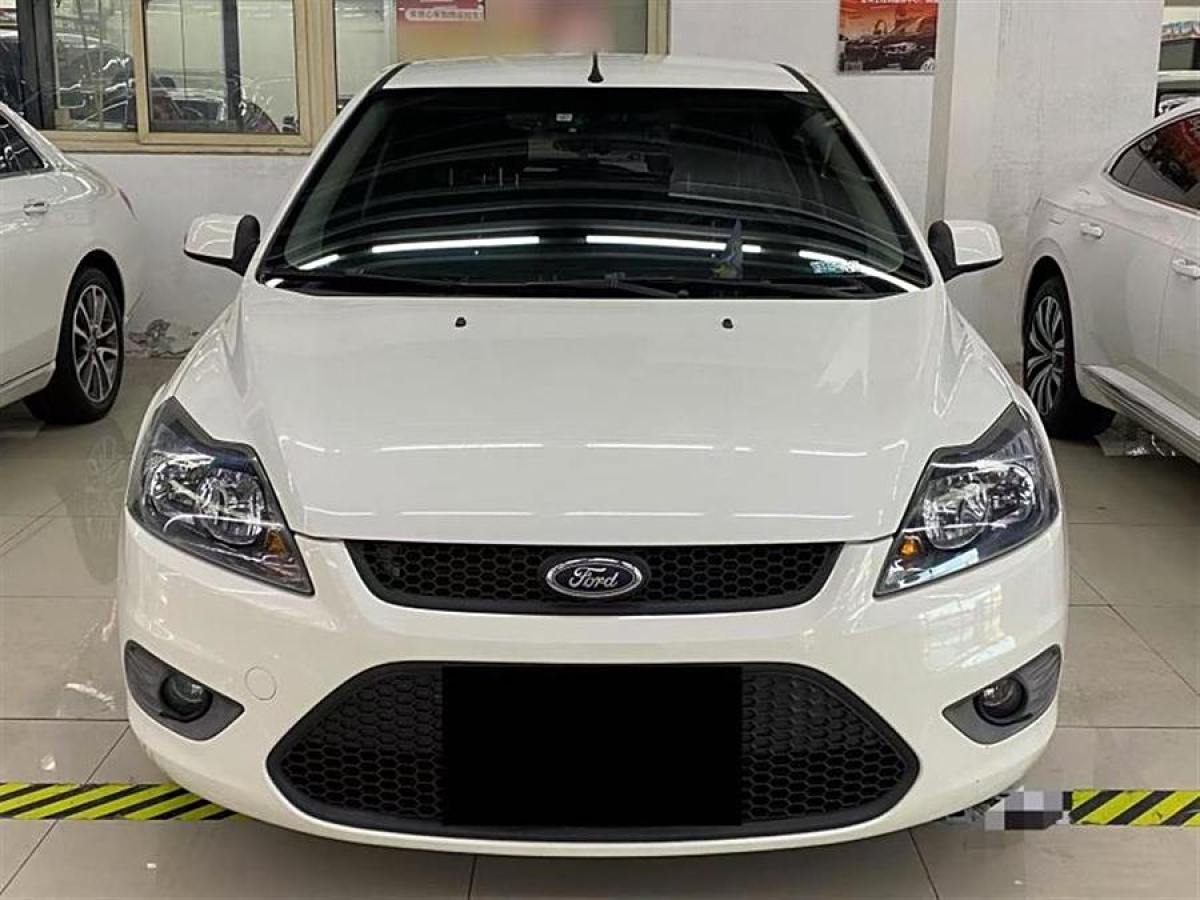 福特 福克斯  2013款 兩廂經(jīng)典 1.8L 手動基本型圖片