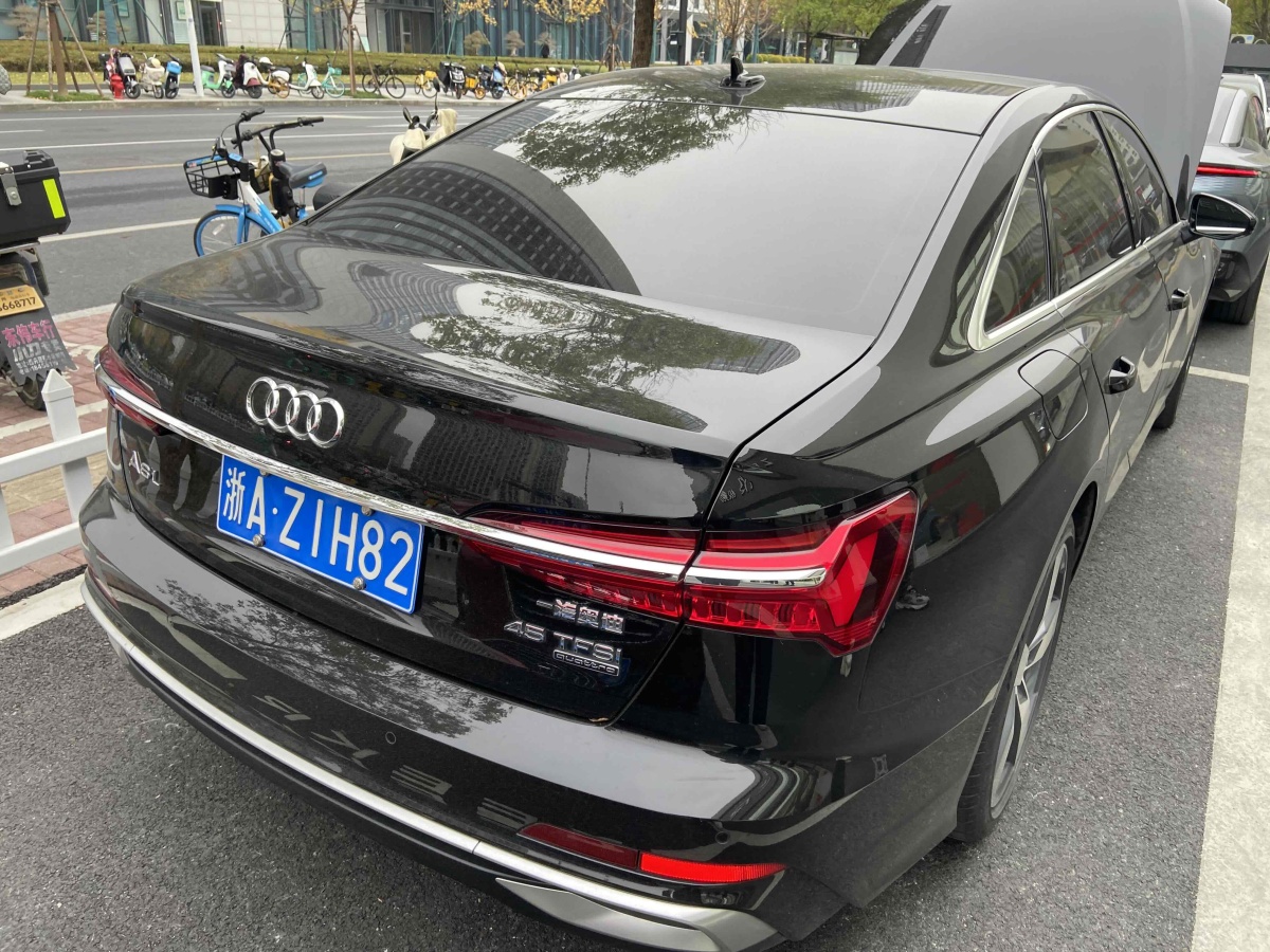 奧迪 奧迪A6L  2023款 改款 45 TFSI quattro 臻選動(dòng)感型圖片