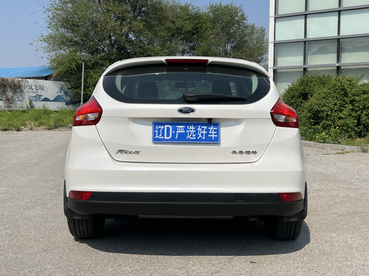 福特 ?？怂? 2015款 兩廂 1.6L 自動(dòng)舒適型圖片