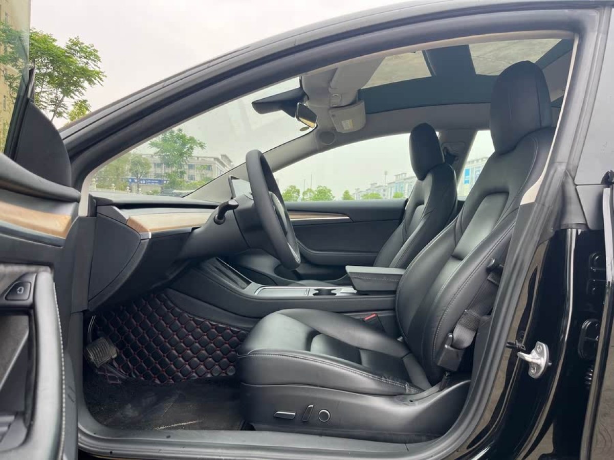 特斯拉 Model 3  2021款 改款 標(biāo)準(zhǔn)續(xù)航后驅(qū)升級(jí)版圖片