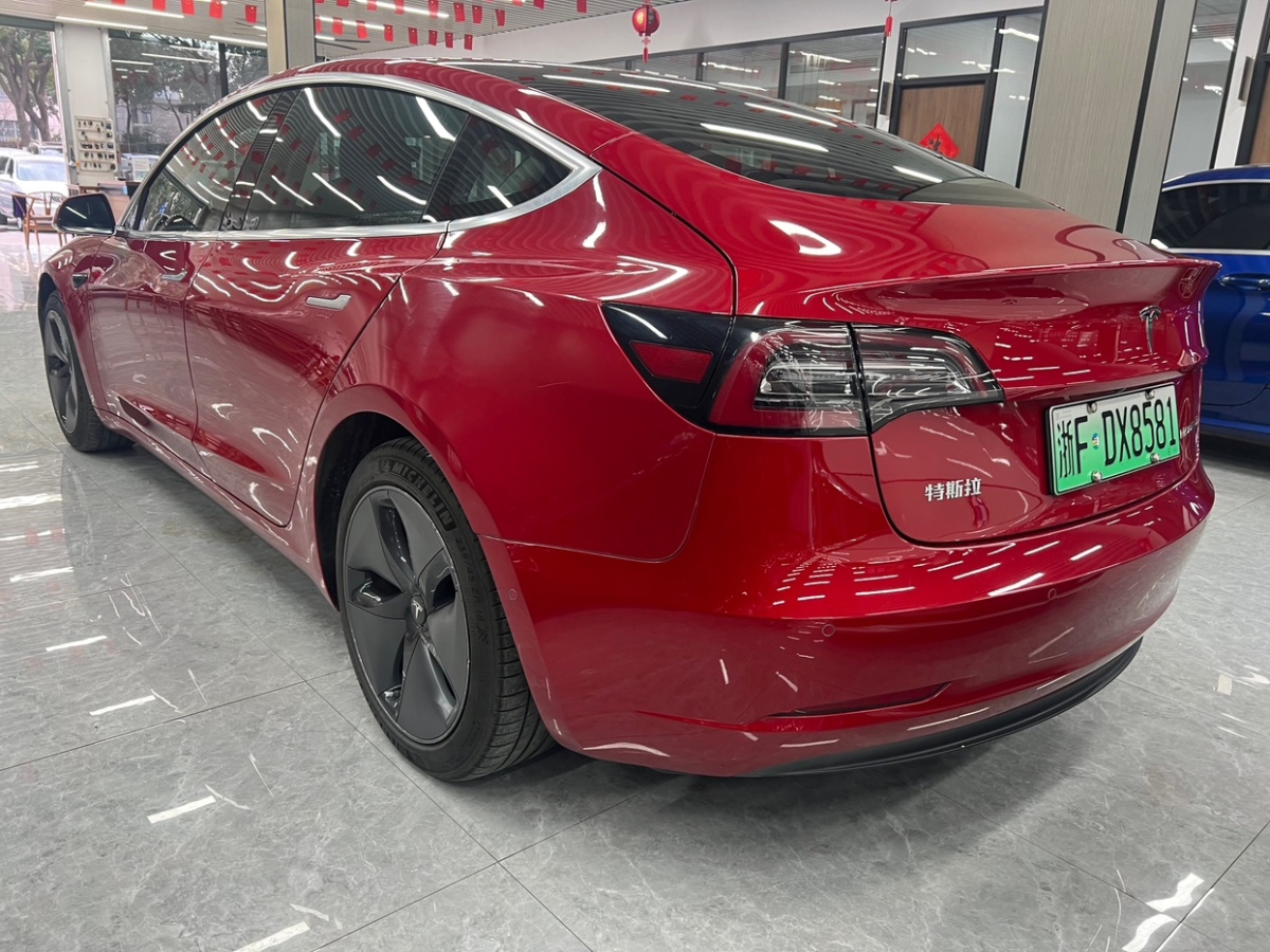 特斯拉 Model 3  2020款 改款 標(biāo)準(zhǔn)續(xù)航后驅(qū)升級版圖片