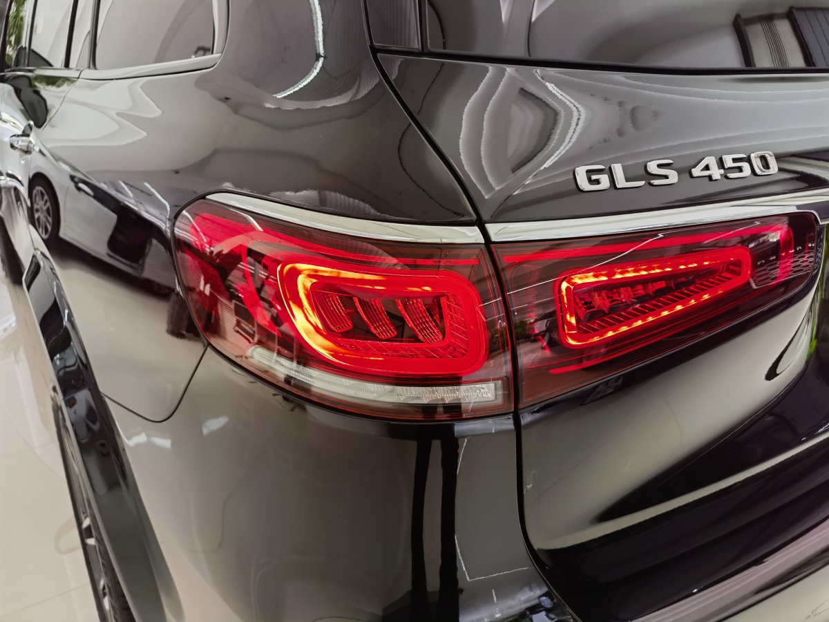 奔驰 奔驰GLS  2022款 改款 GLS 450 4MATIC 时尚型图片