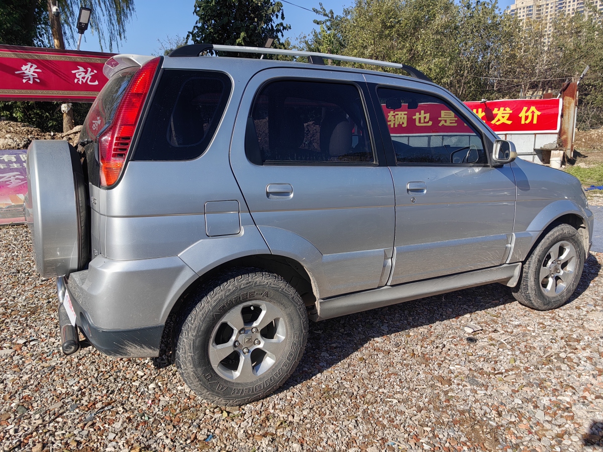 眾泰 5008  2010款 1.3L 手動豪華型圖片