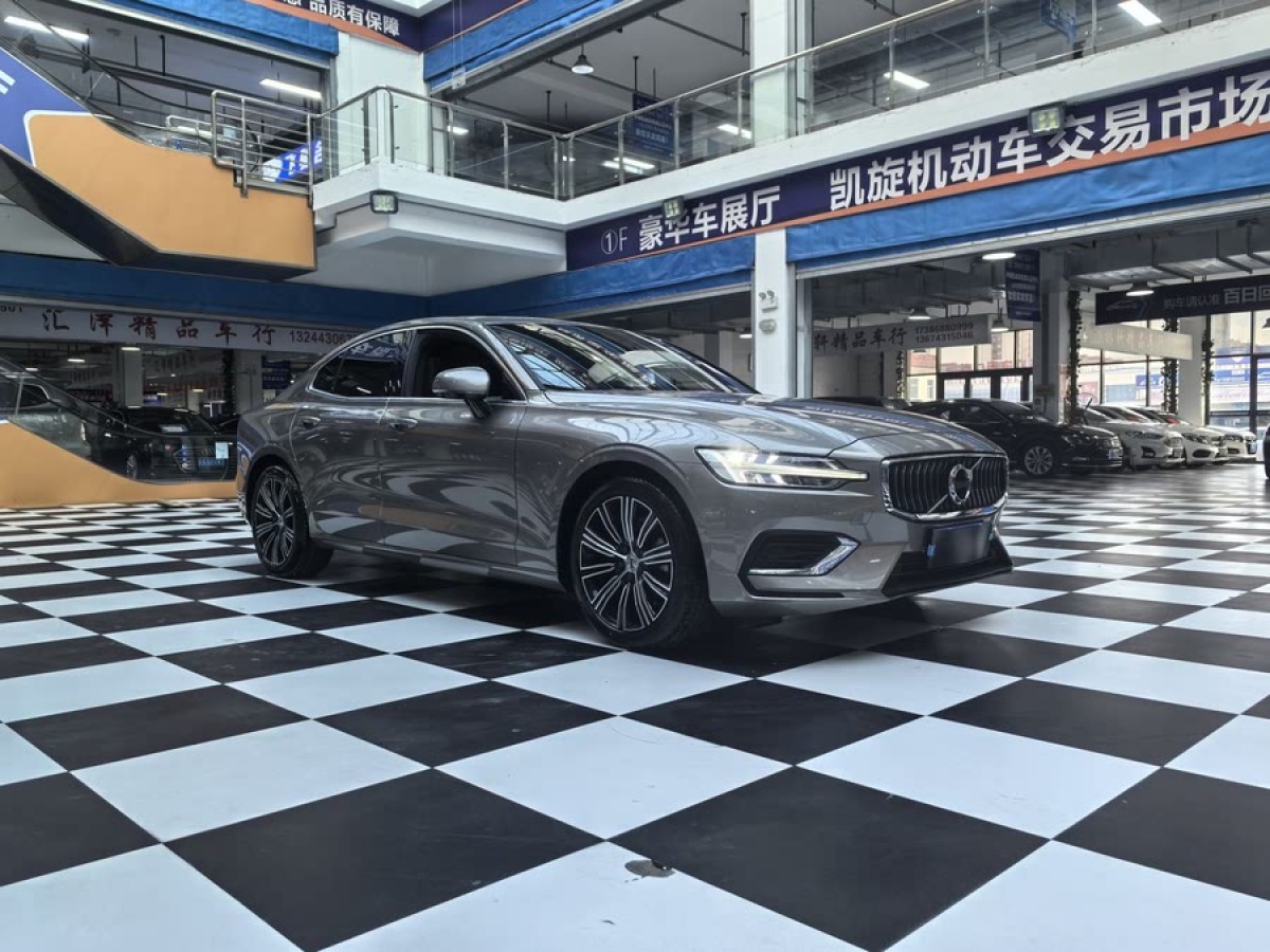 沃爾沃 S60L  2021款 T4 智遠(yuǎn)豪華版圖片