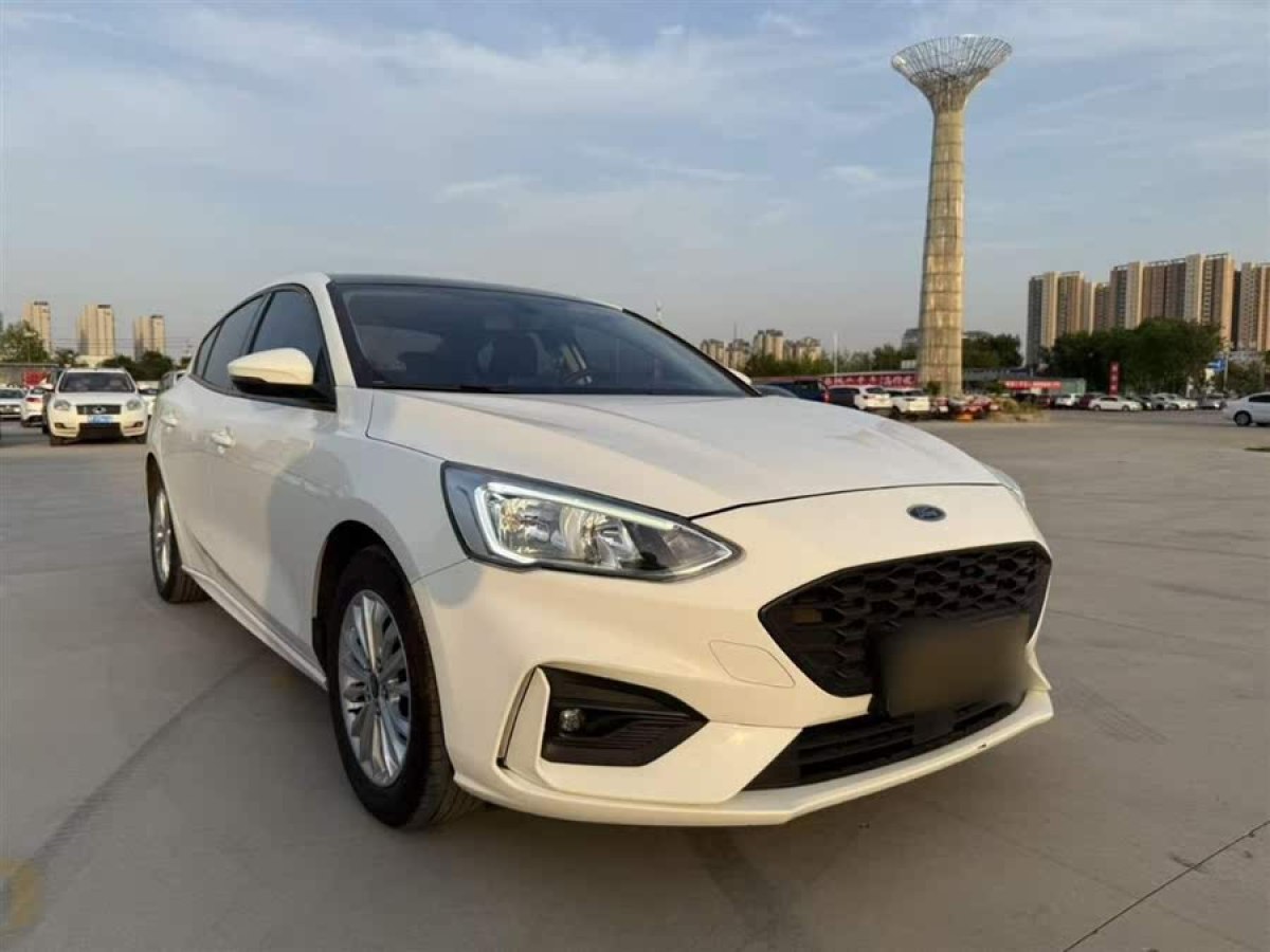 福特 ?？怂? 2020款 三廂 EcoBoost 180 自動鋒潮型圖片