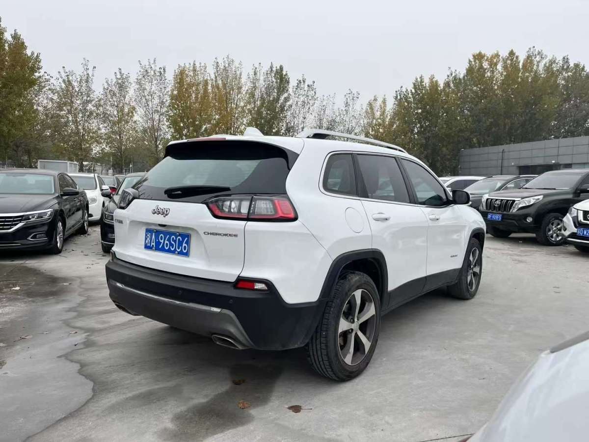 Jeep 自由光  2019款 2.0T 兩驅(qū)智享版 國VI圖片