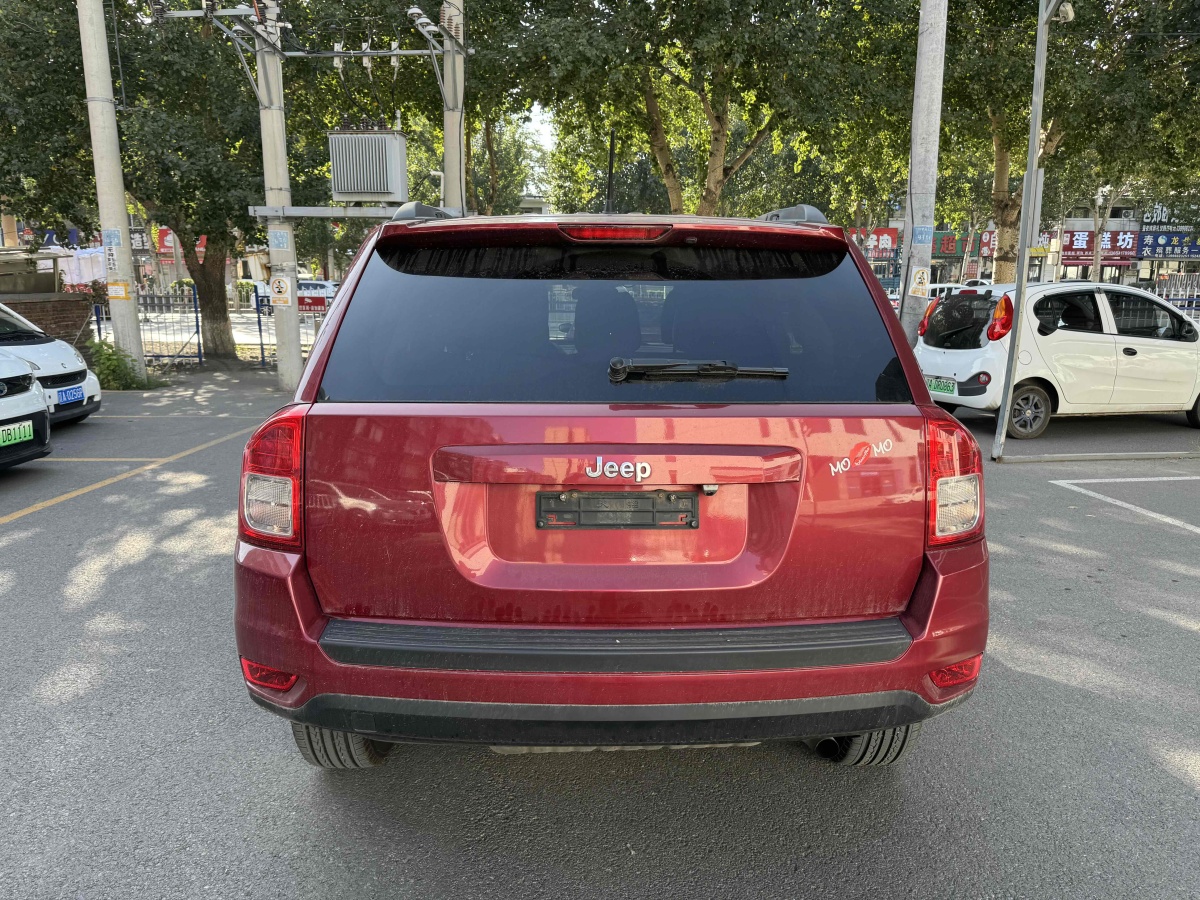 Jeep 指南者  2012款 2.4L 四驅(qū)運動版圖片